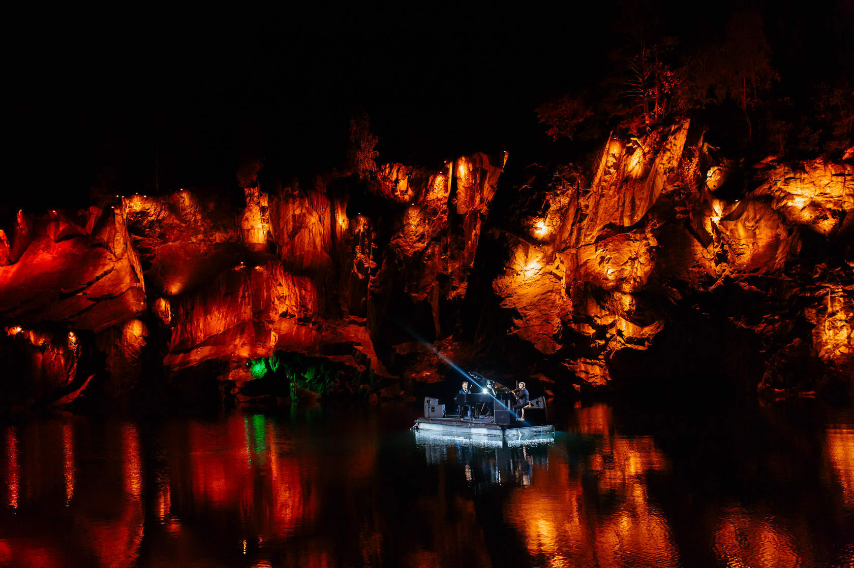 Концерт в каньоне рускеала 2024. Концерт в каньоне рускеала 2024. Фестиваль симфони карелия 2020. Рускеала пианист мраморный каньон. Рускеала симфони.