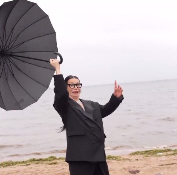 Ида Галич официально уходит в декрет