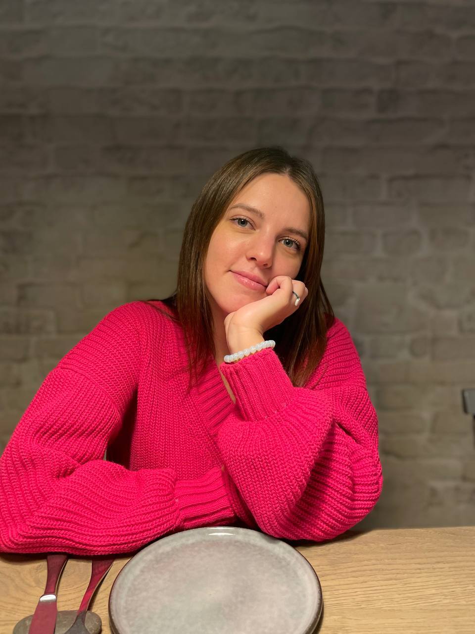 Digital Marketing Manager с 4+ годами опыта в агентской и in-house среде. Веду маркетинг end-to-end: от постановки цели и планирования до запуска, аналитики и выводов, с фокусом на измеримый результат и окупаемость. Работаю с performance, brandformance и reach кампаниями, умею выстраивать воронки и управлять KPI (CPA/CPL/CTR/CAC/CR/LTV/ROMI/ROI).
