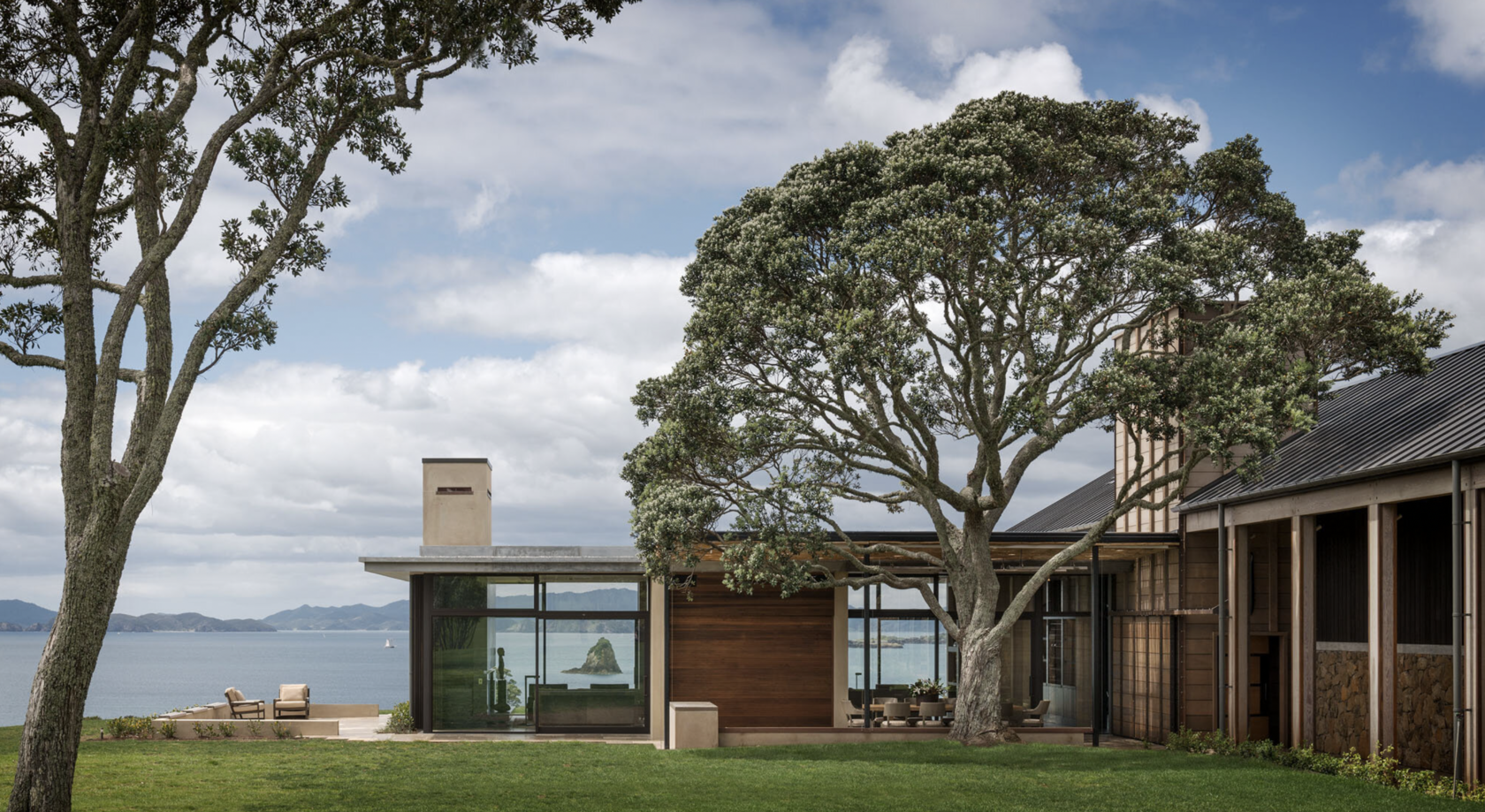 загородная недвижимост у воды, премиальный дом 