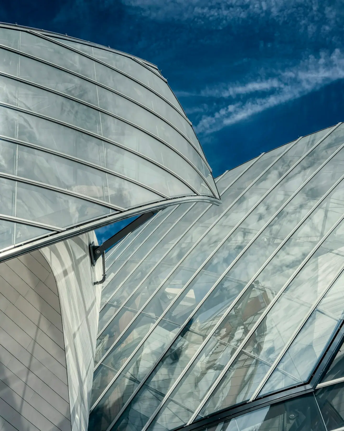 Стеклянные паруса Fondation Louis Vuitton, архитектор Фрэнк Гери