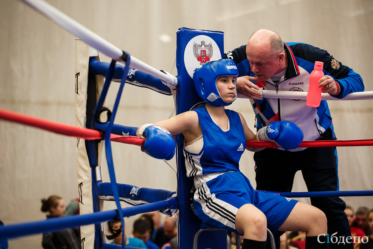 24 boxing. Фрязино бокс. Бокс Псков девушки. Женский бокс Иркутск. Женщины боксеры Иваново.