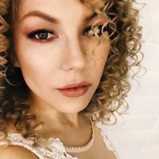 Юлия Суряева, эксперт по свадебному макияжу