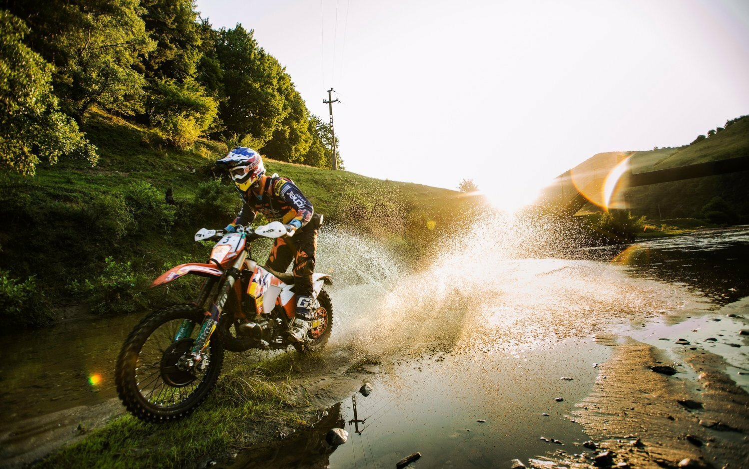 Enduro race. Мото покатушки эндуро. Покатушки на эндуро 250. Red bull питбайк покатушки. Эндуро рейсинг.