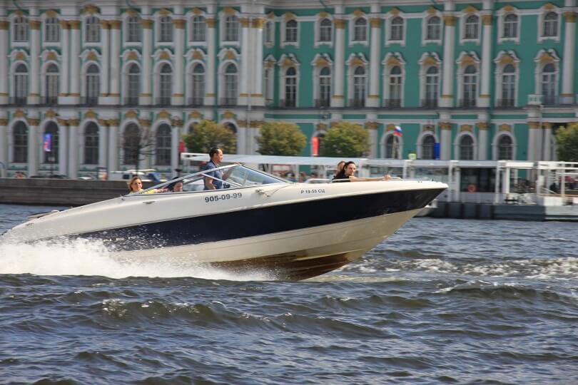 Картинки катера в спб