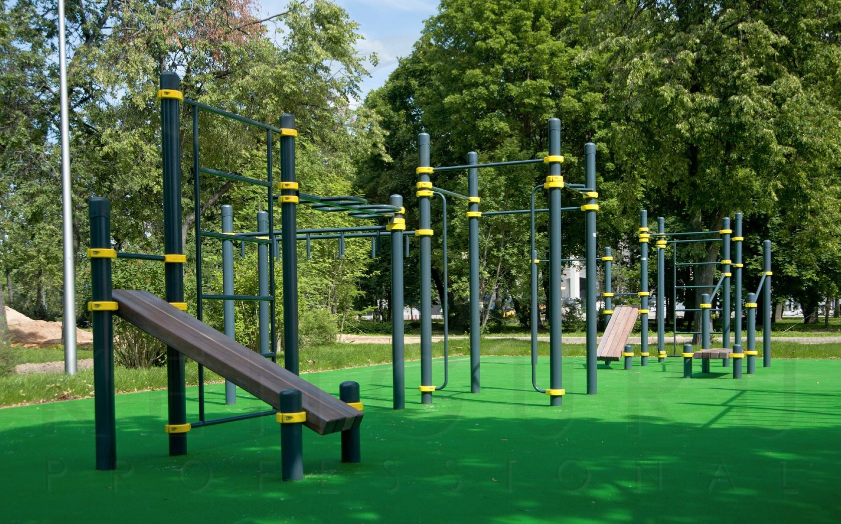 спортивные площадки в парке