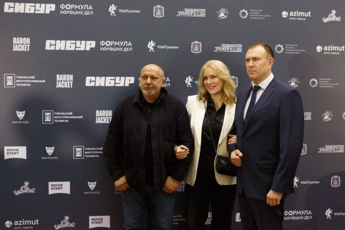 Мария Шукшина с мэром Тобольска и президентом фестиваля