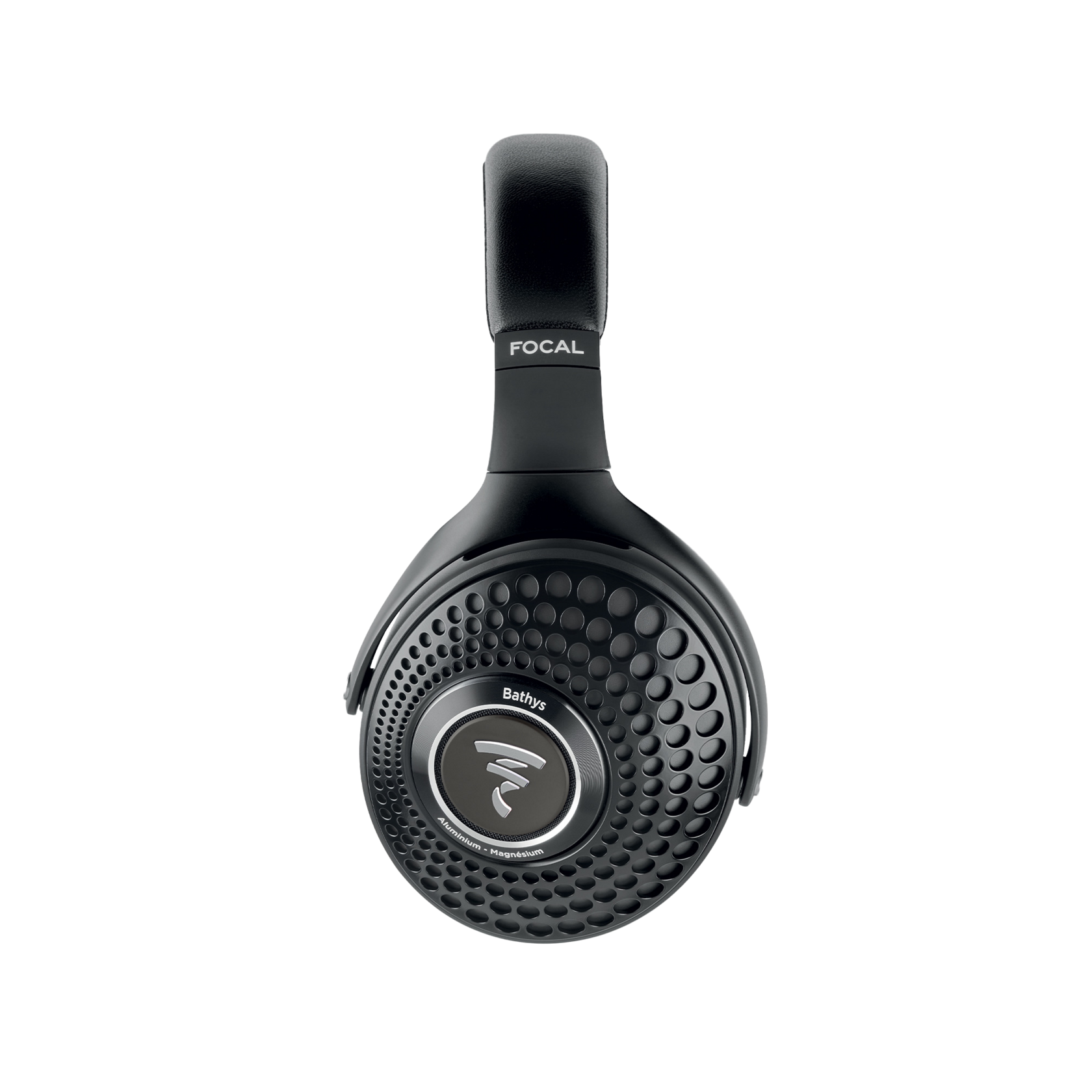 Матовые беспроводные наушники Focal Bathys Deep Black в интерьере салона СПб