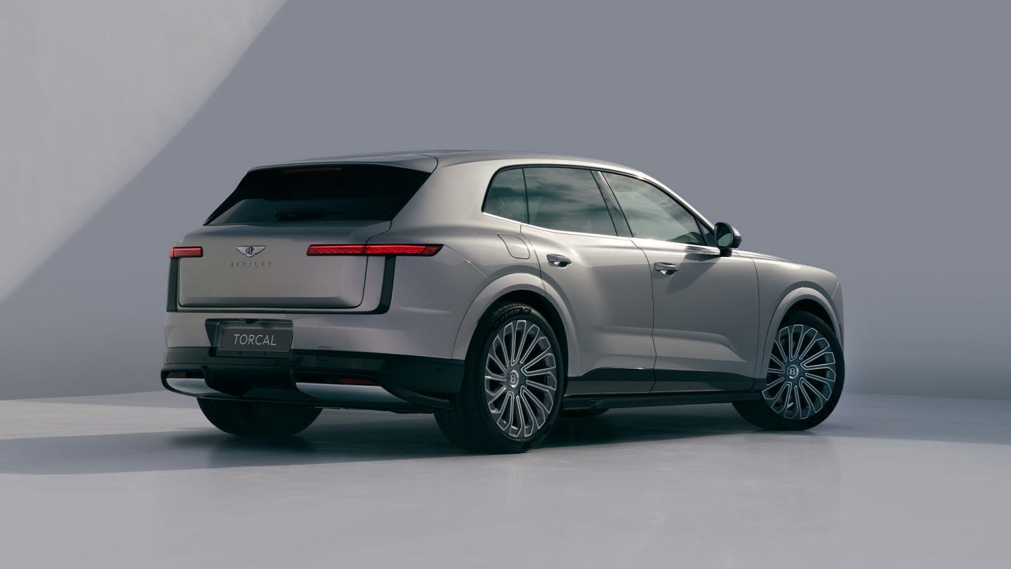 Bentley Torcal — вид сзади в три четверти