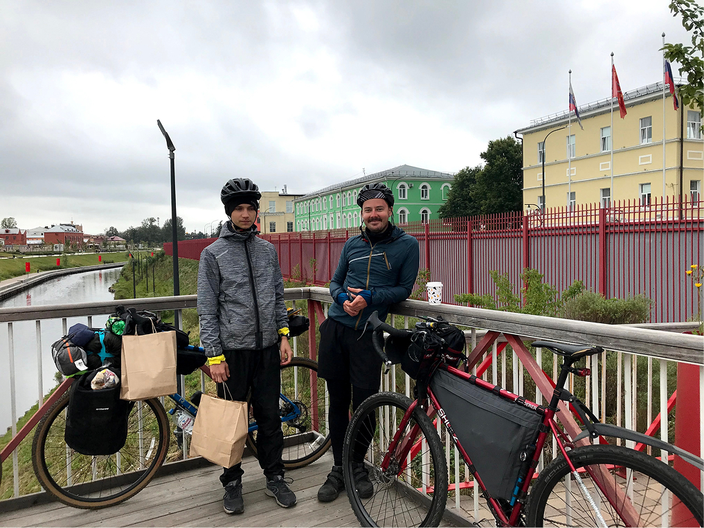 Игорь и Саша на набережной около Тульского Кремля