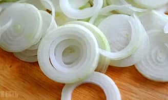 Приготовление ухи из красной рыбы со сливками по-фински: шаг 5