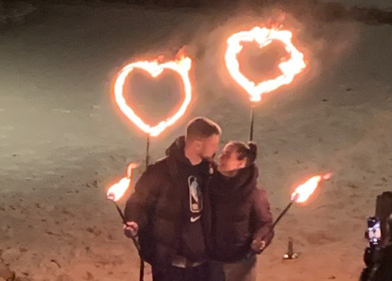 Огненное предложение руки и сердца