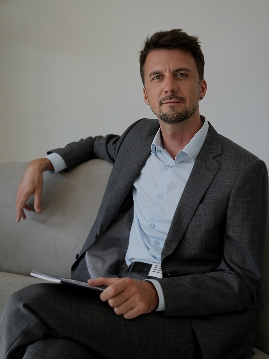 Дмитрий Регеша — психолог, гипнотерапевт, коуч
