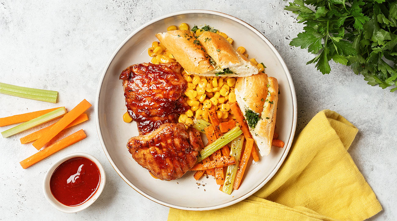Курица в брусничном BBQ с багетом – рецепт приготовления с фото | Elementaree