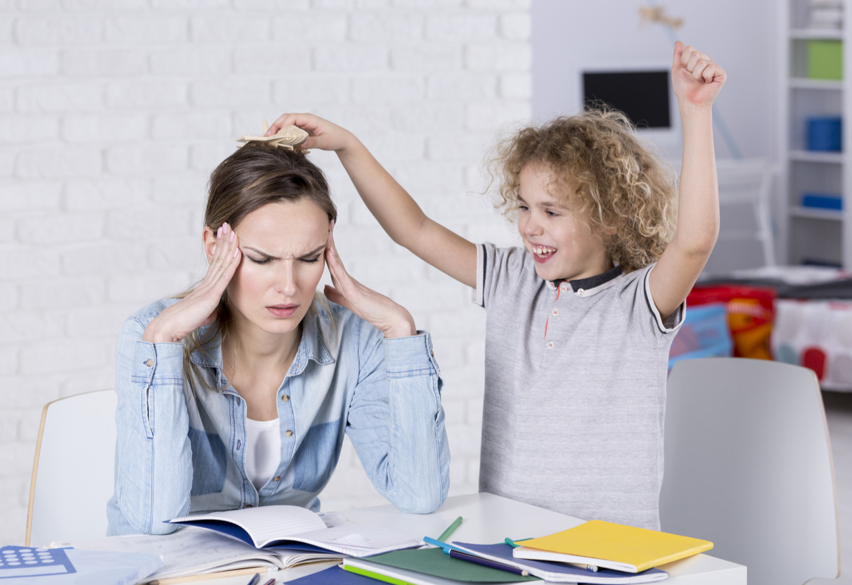 Урок проводят родители. "Дети и стресс". Уставшие родители. Мама в стрессе. Гиперактивные дети.