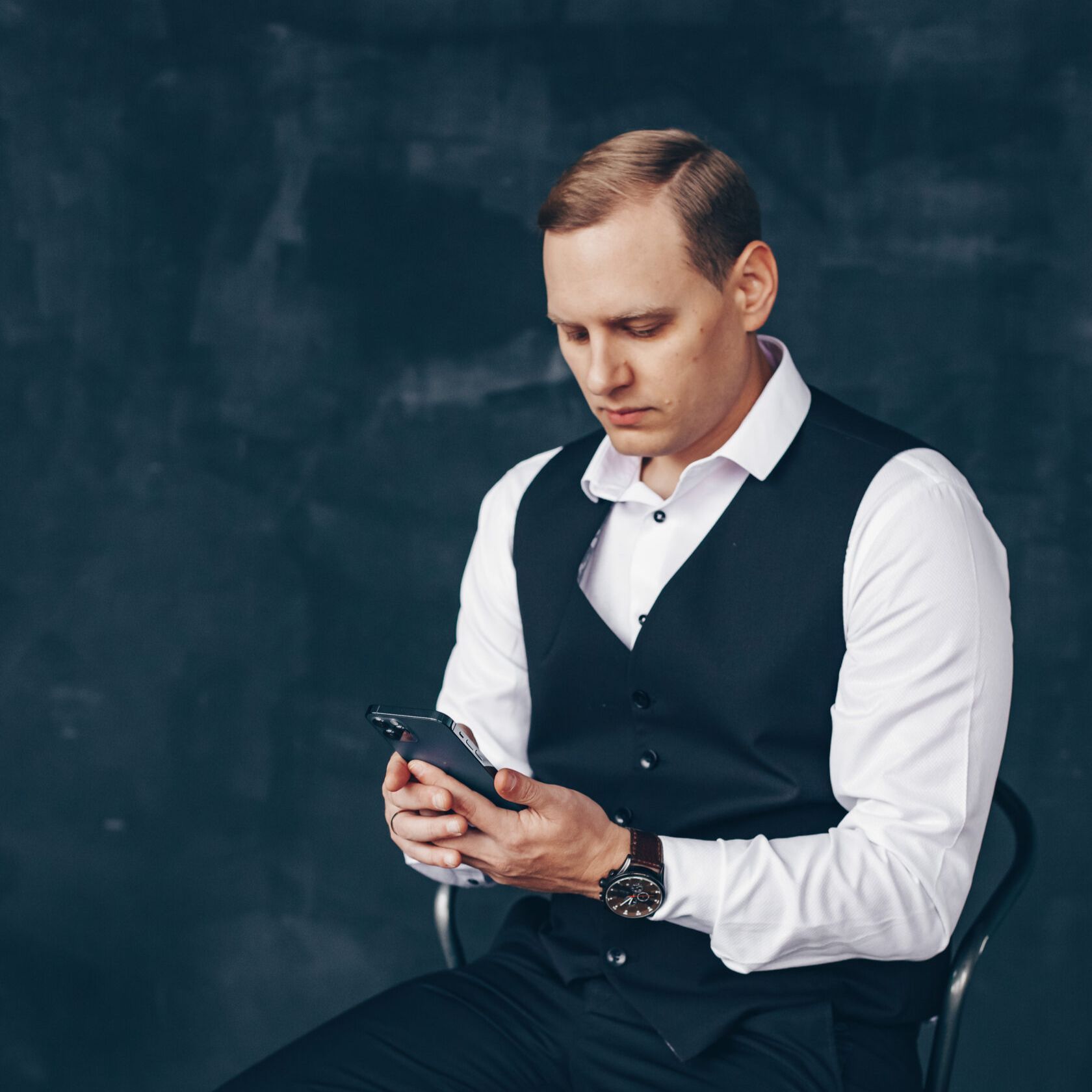 Адвокат Антон Кислых