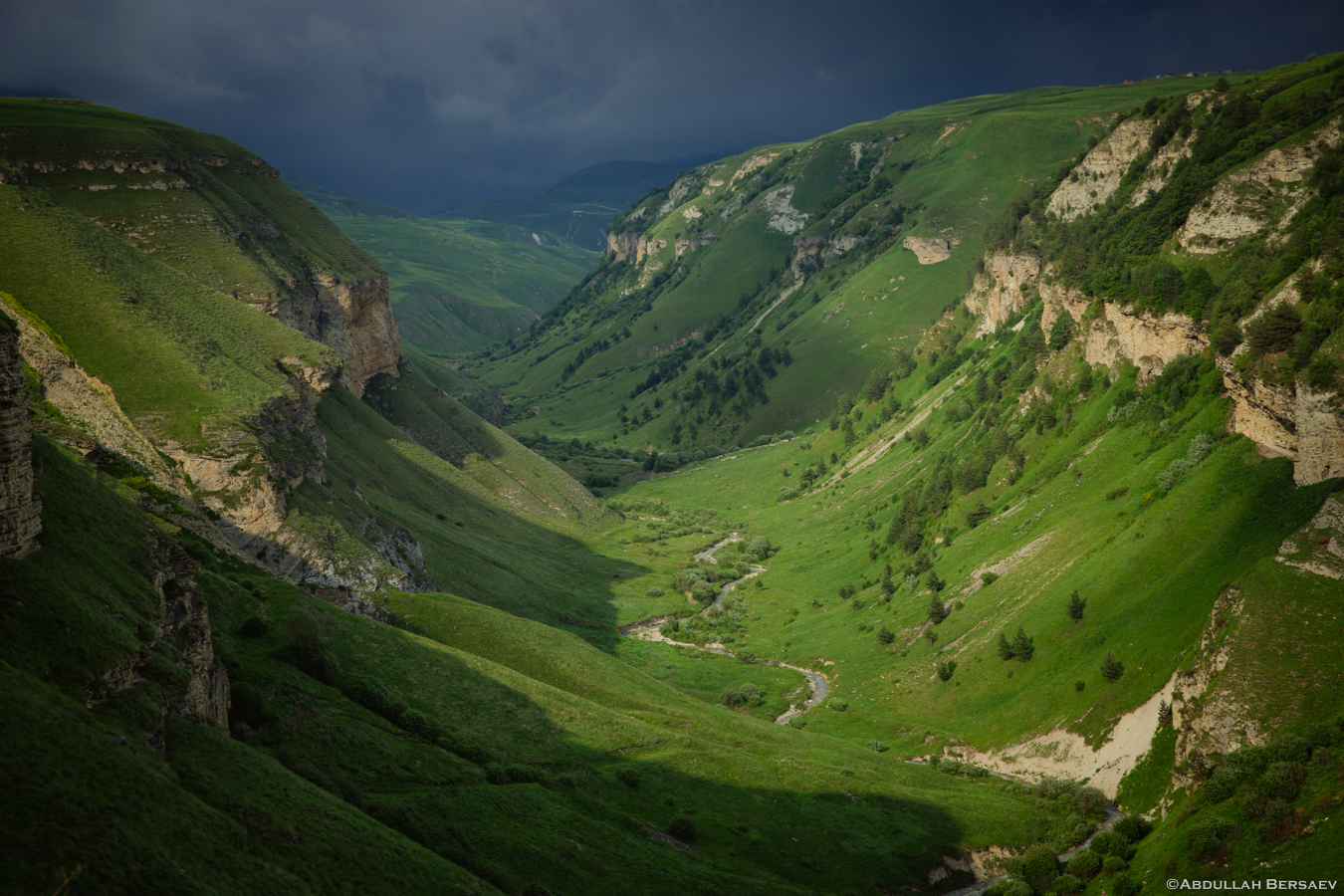 Северный кавказ богат природными. Чечня природа Нашха. Галанчожский район Чеченской Республики. Чеченская Республика горы Чеченской Республики. Чеберлоевский каньон Чечня.