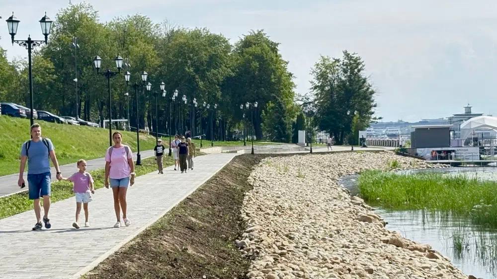 Уличные фонари Рим на набережной Волги в Костроме