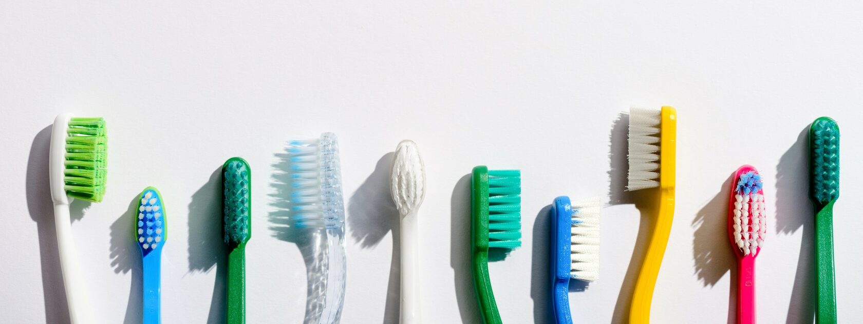 Все о зубных щетках и альтернативах