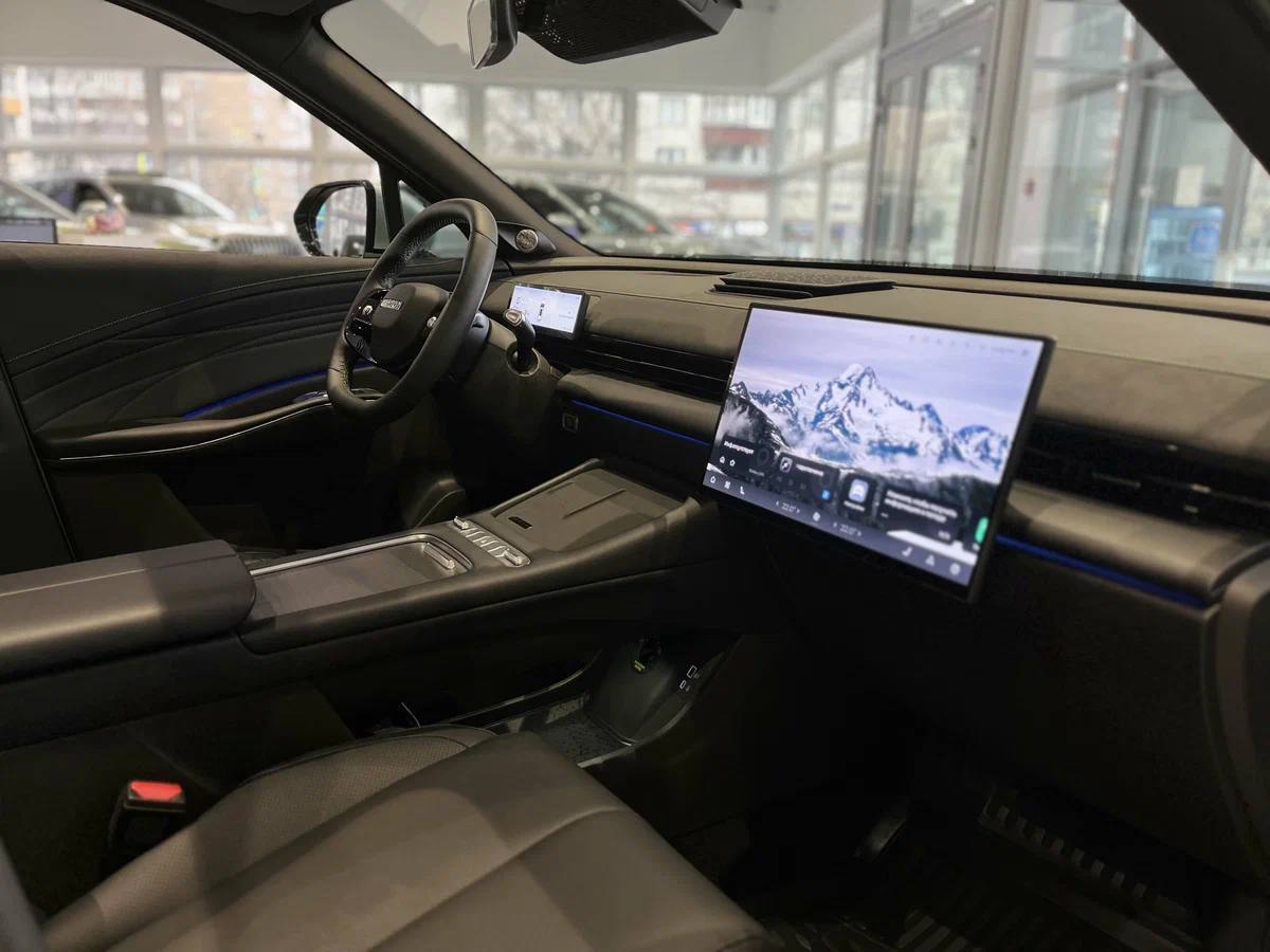 Omoda C7 сдвижной дисплей