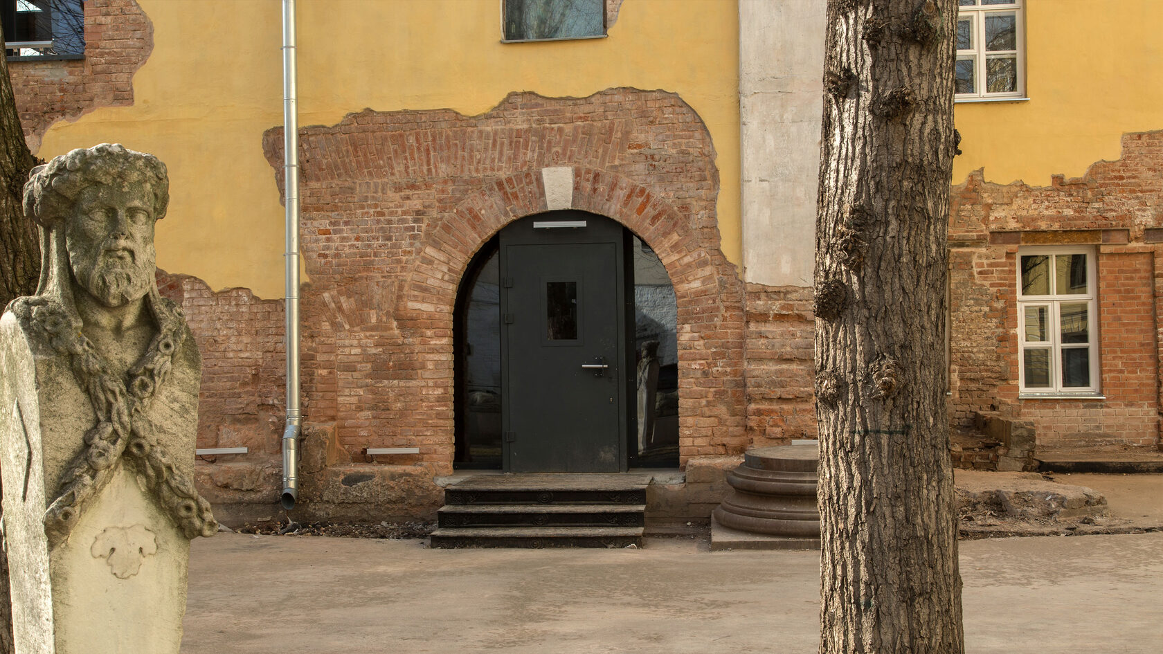 Флигель «Руина» Музея архитектуры имени А. В. Щусева