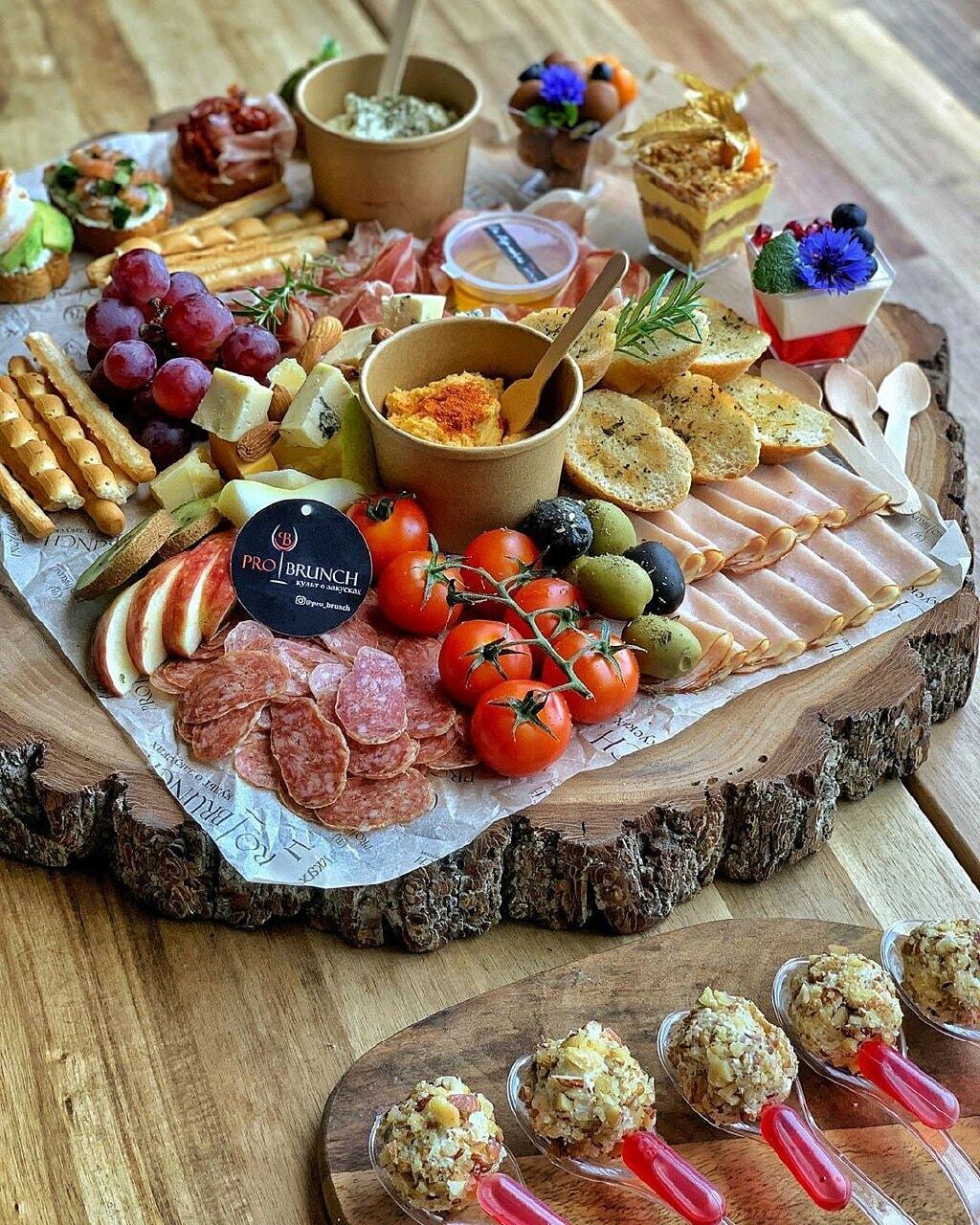 Заказать Фуршет в Саратове