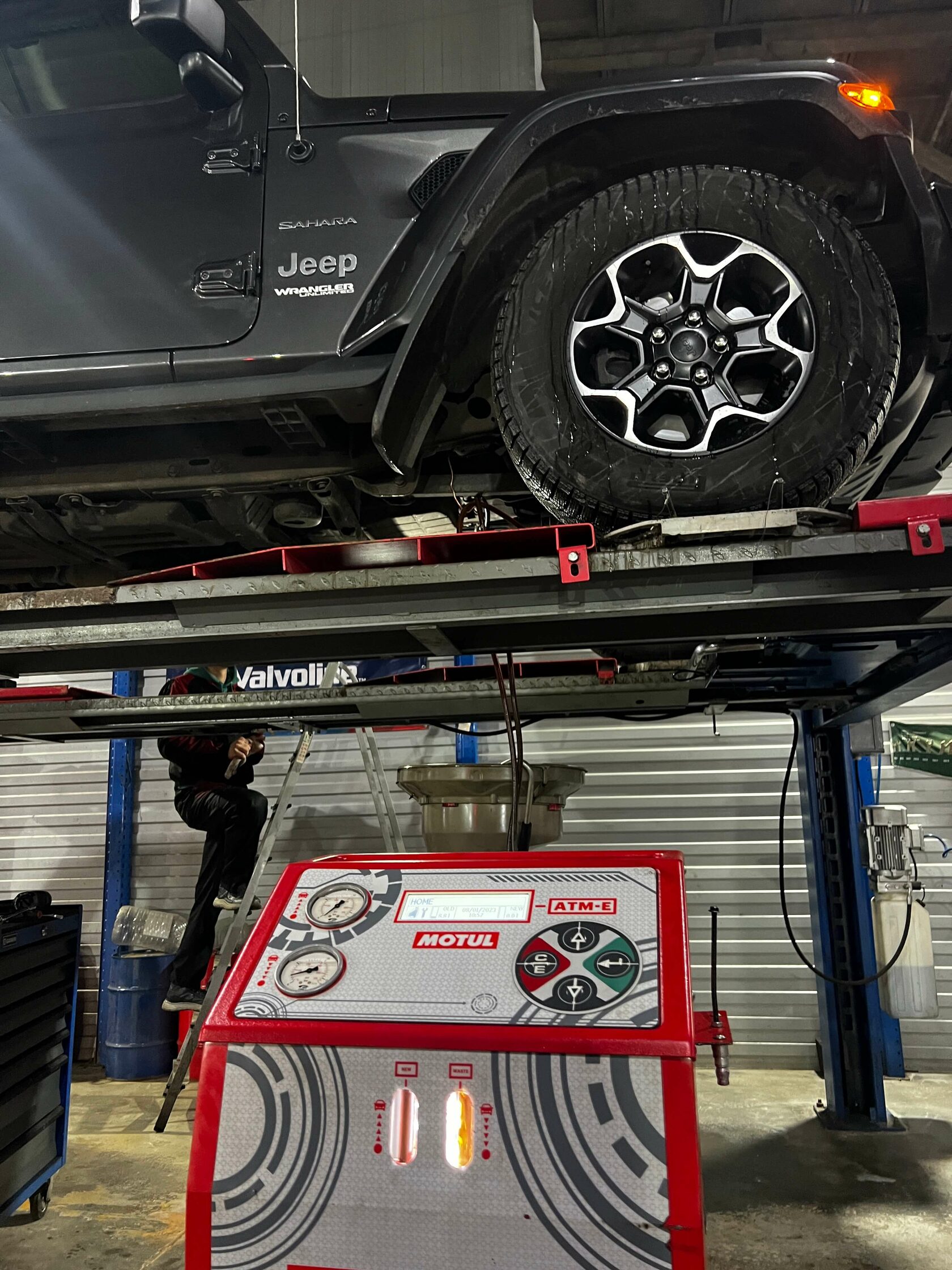 Проверка состояния старого масла в АКПП Jeep