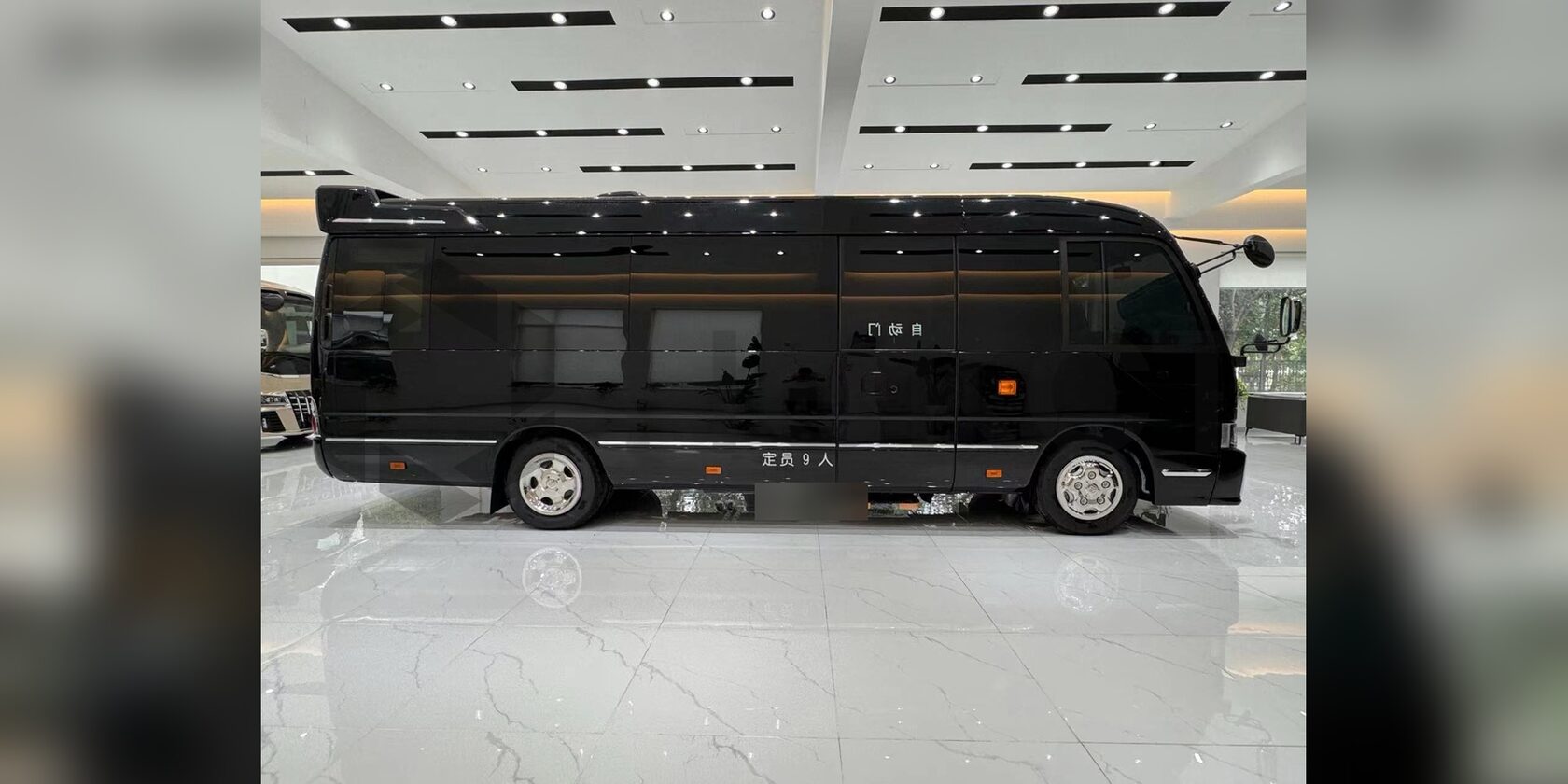 Фото TOYOTA Coaster № 2