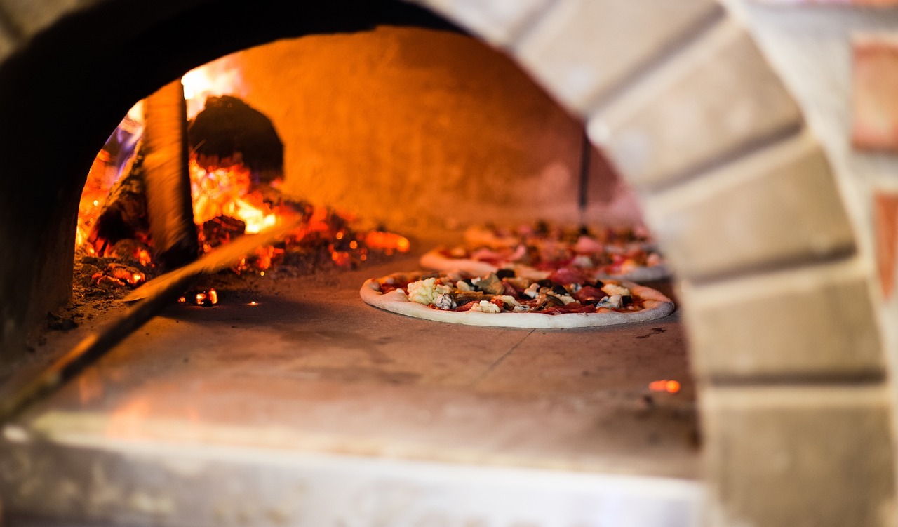 pizza oven of Teamo Gastro & Bistro