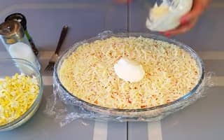 Приготовление салата «Грибная поляна» с шампиньонами и курицей: шаг 10