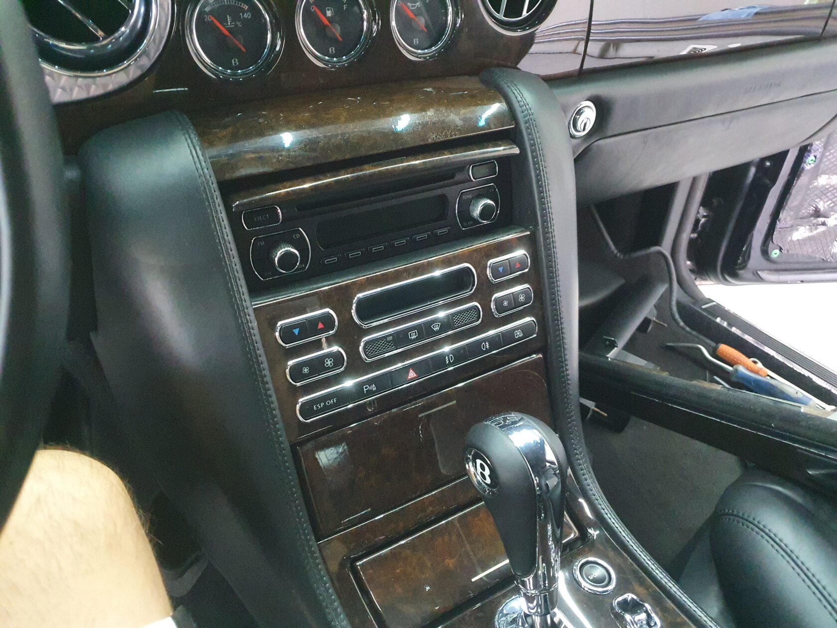 замена магнитолы bentley arnage