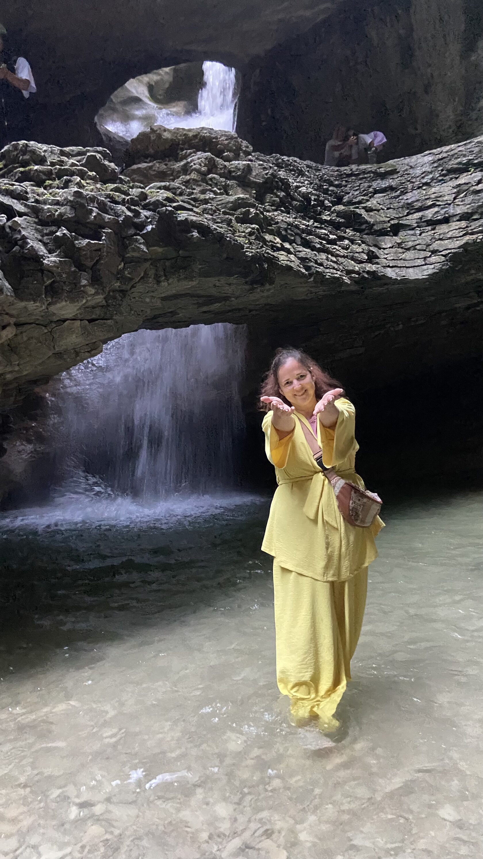 Экскурсия в подземный Салтинский водопад