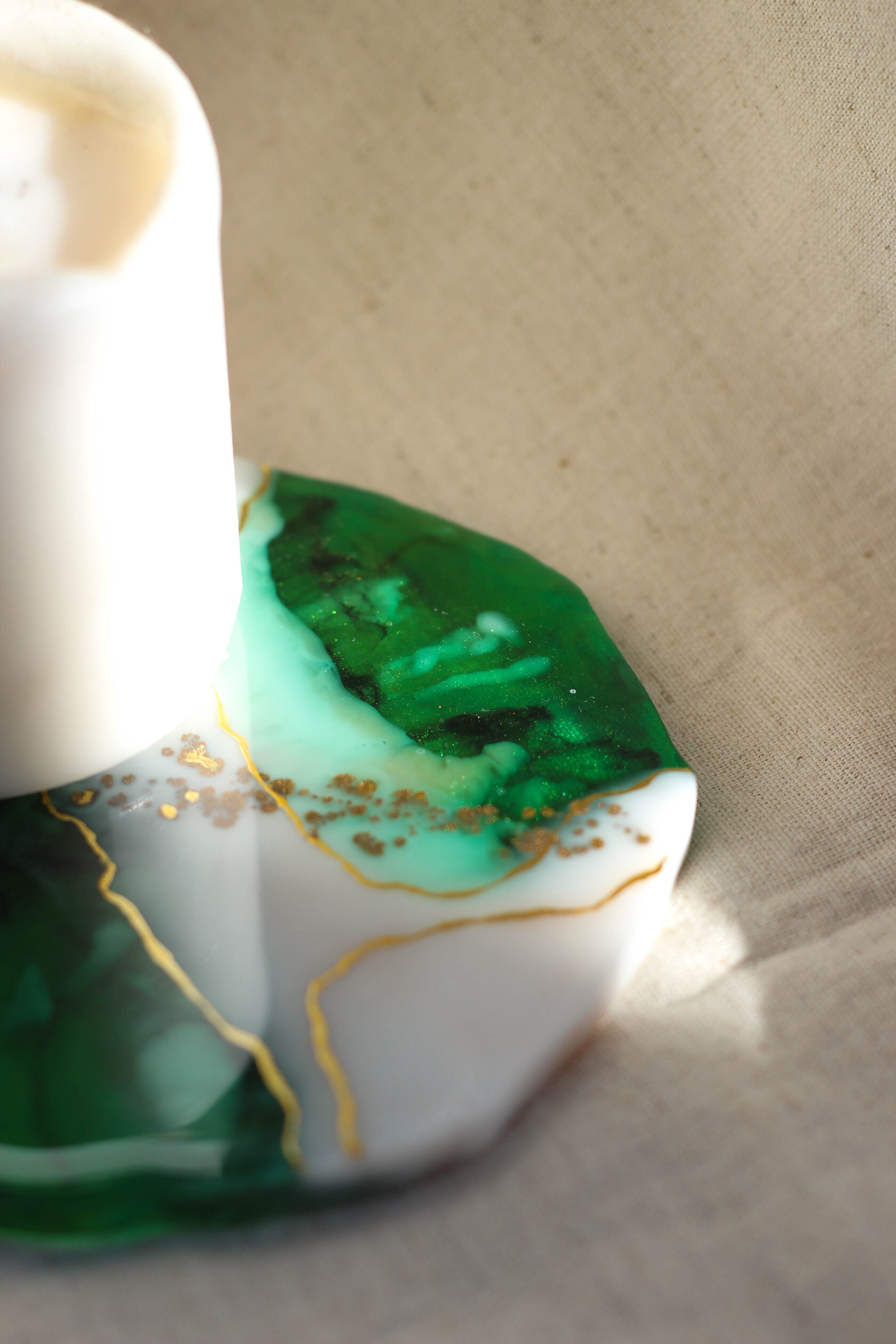 Круглый подстаканник из эпоксидной смолы