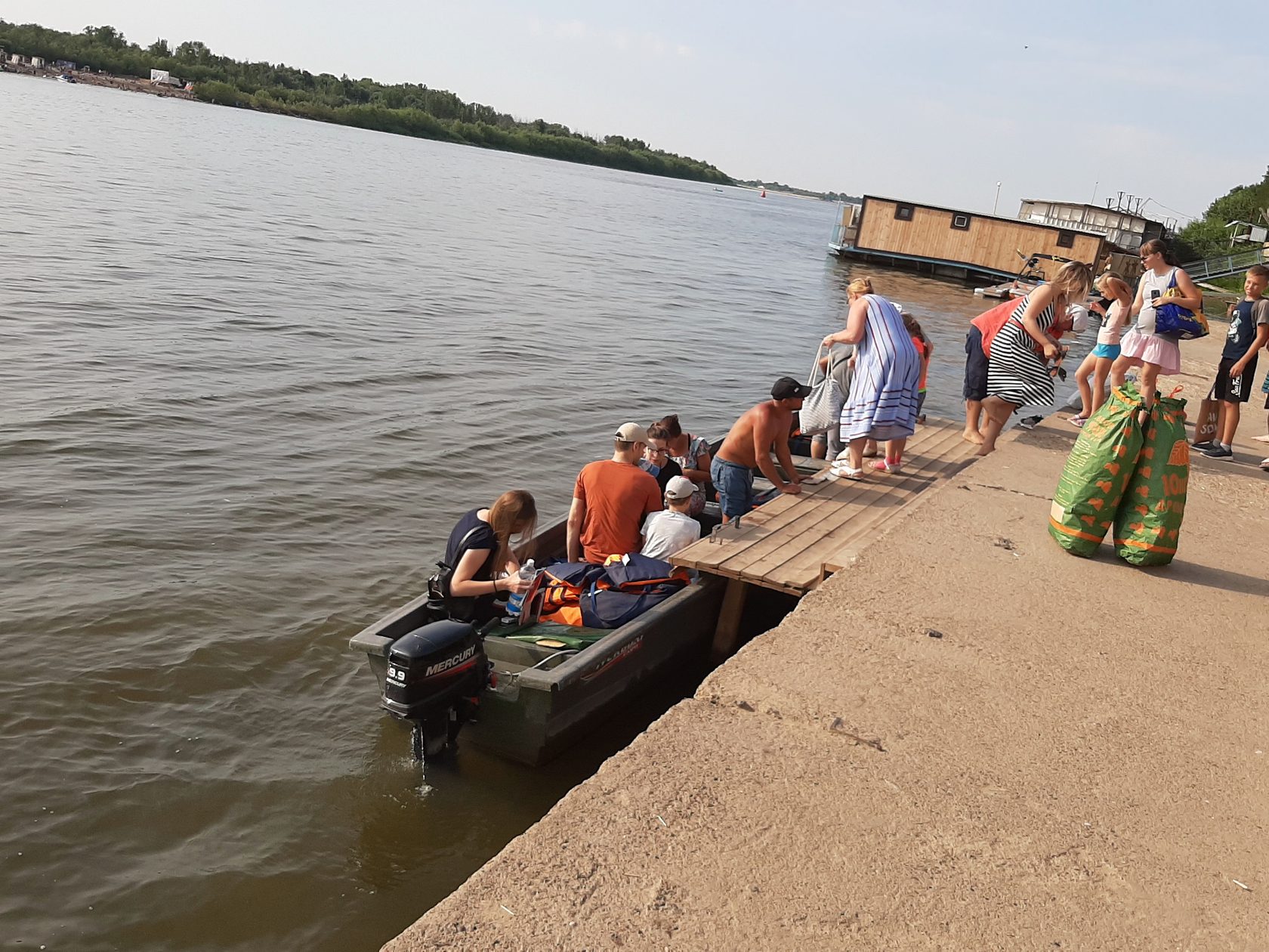 Лодочная переправа на Городской пляж.