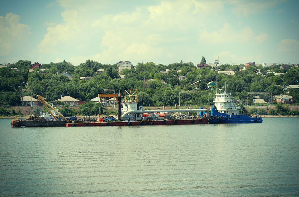 Буксировка земснаряда