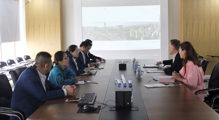 Newmark Finance - о Компании