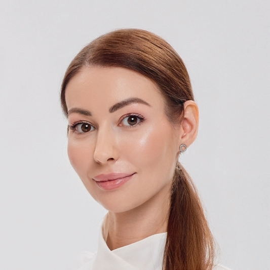 Елена Григорьева, врач-косметолог, дерматолог, трихолог, эксперт в лечении акне, эксперт инъекционных и аппаратных методик, участник международных конгрессов