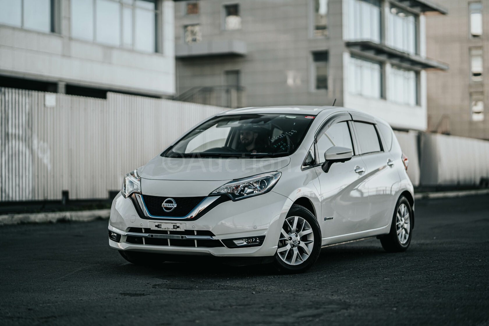 Nissan note medalist особенности