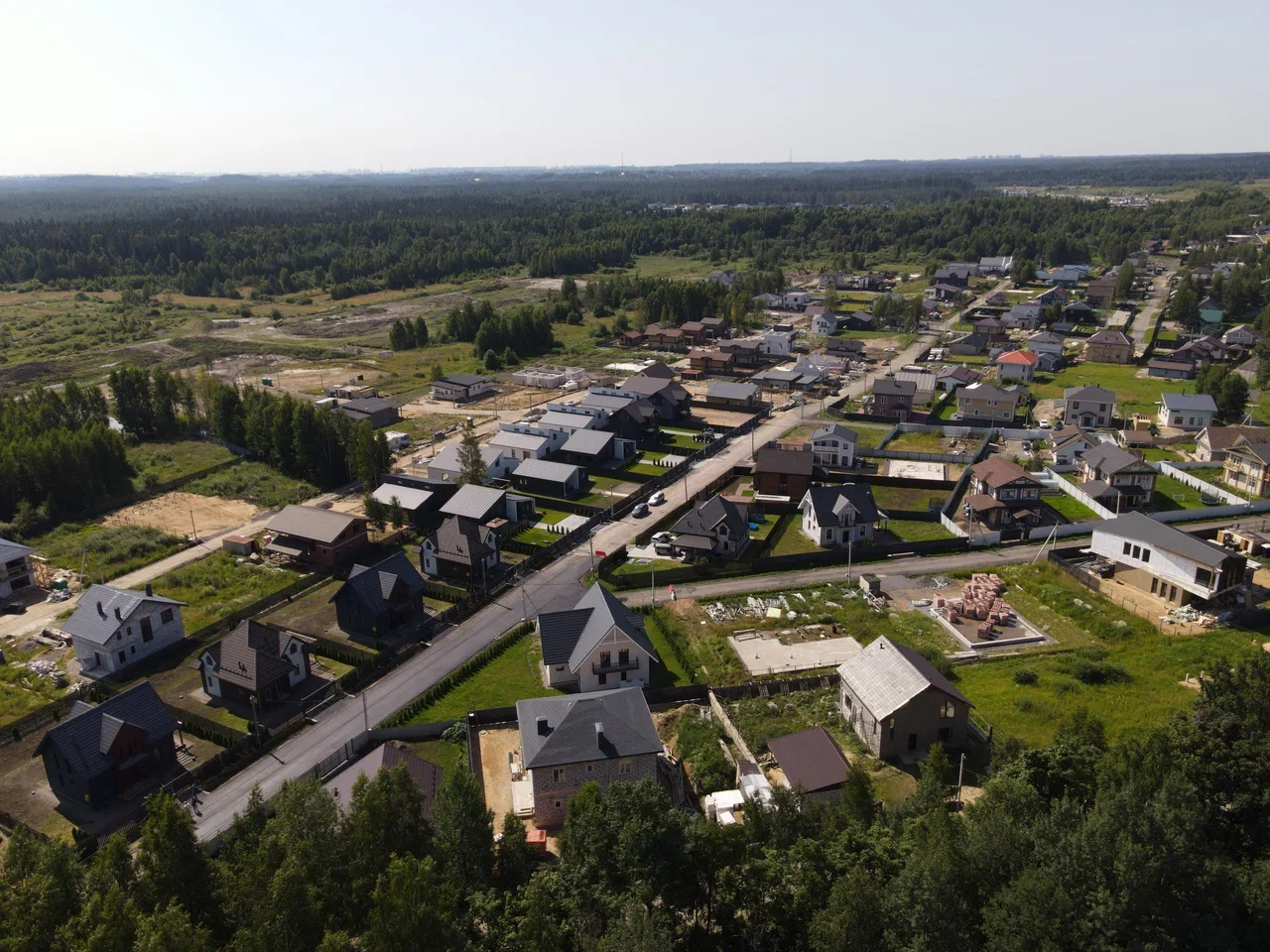 Загородные земельные участки под ИЖС в коттеджных поселках Ленинградской  области купить недорого возле Санкт-Петербурга