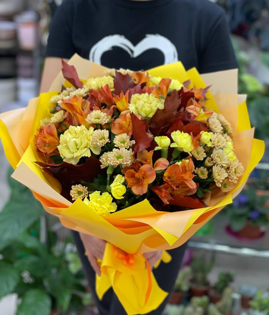 Букет цветов яркий, солнечный по любому поводу с доставкой. Доставка букетов в Нижнем Новгороде