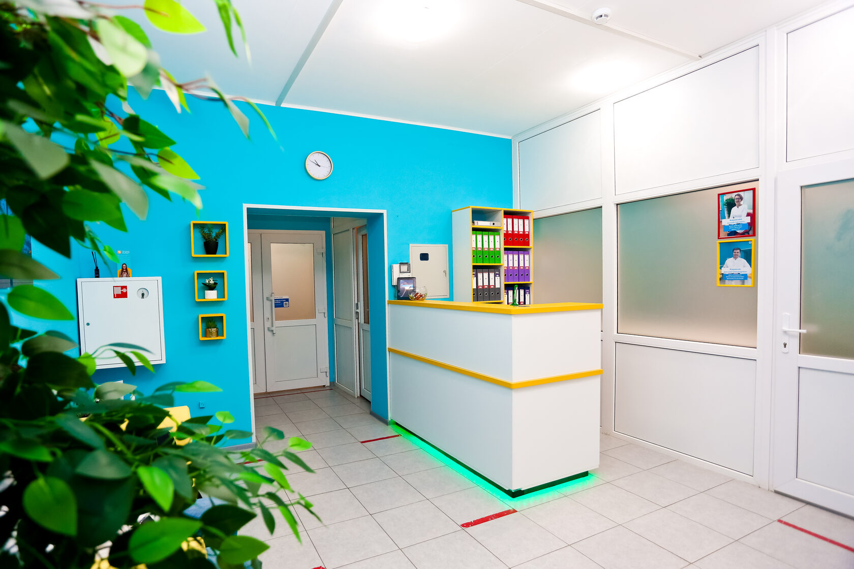 Вестибюль клиники психотерапии и диетологии ярославля