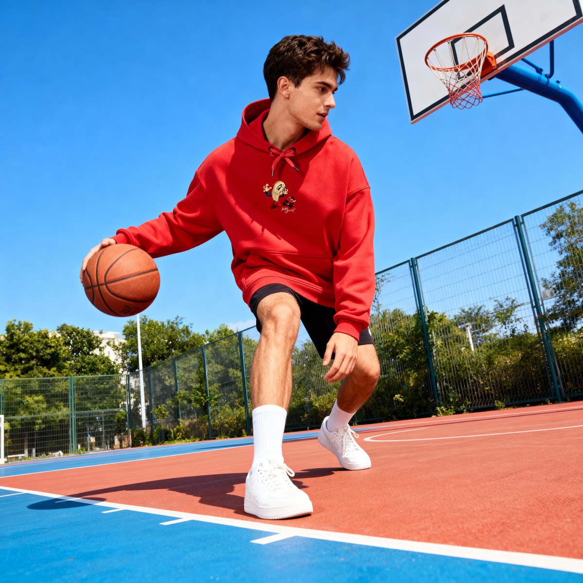 нейрофотосессия мужчина в красном худи на игровой площадке