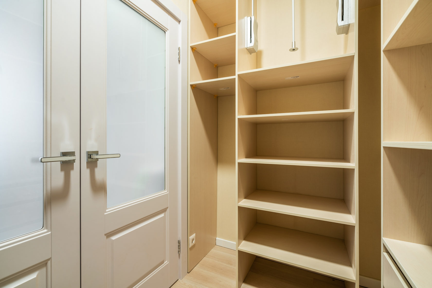 Новострой-Комфорт - первый магазин готовых ремонтов квартир, домов, офисов