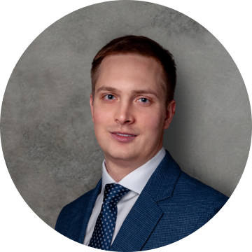 Руководитель юридической «Привилегия» Смирнов Виктор Вячеславович