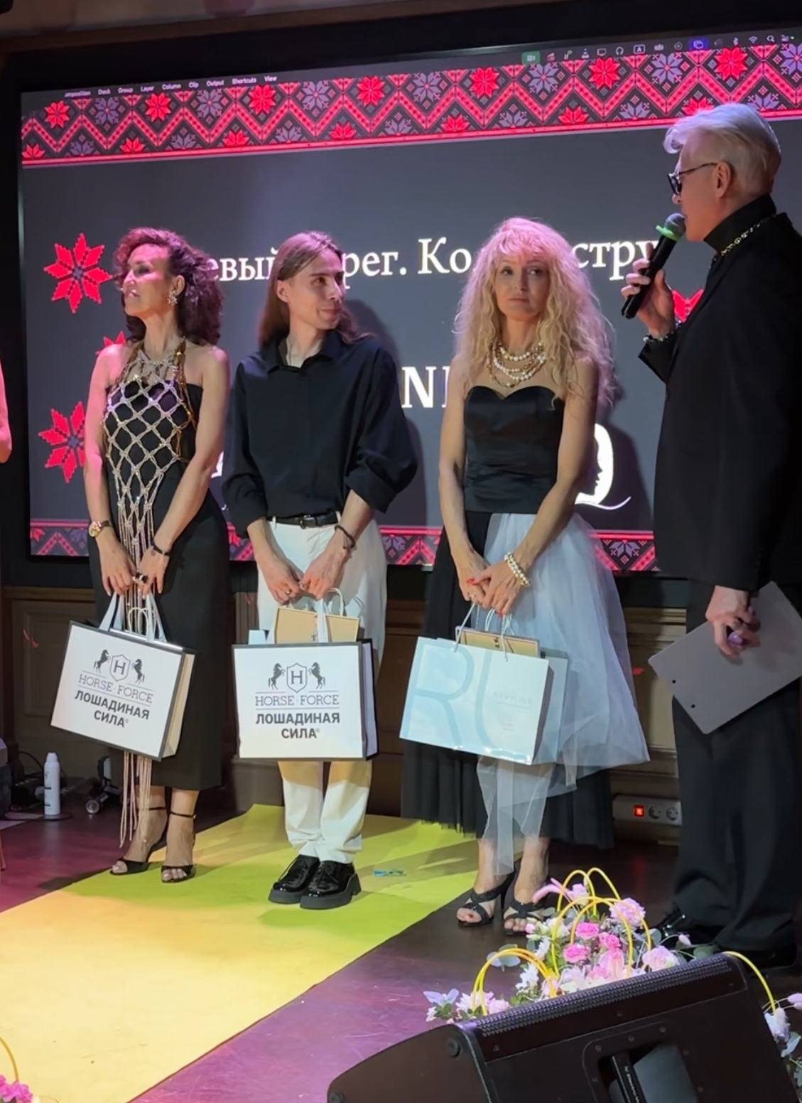 Церемония награждения на сцене Icon Fashion Show