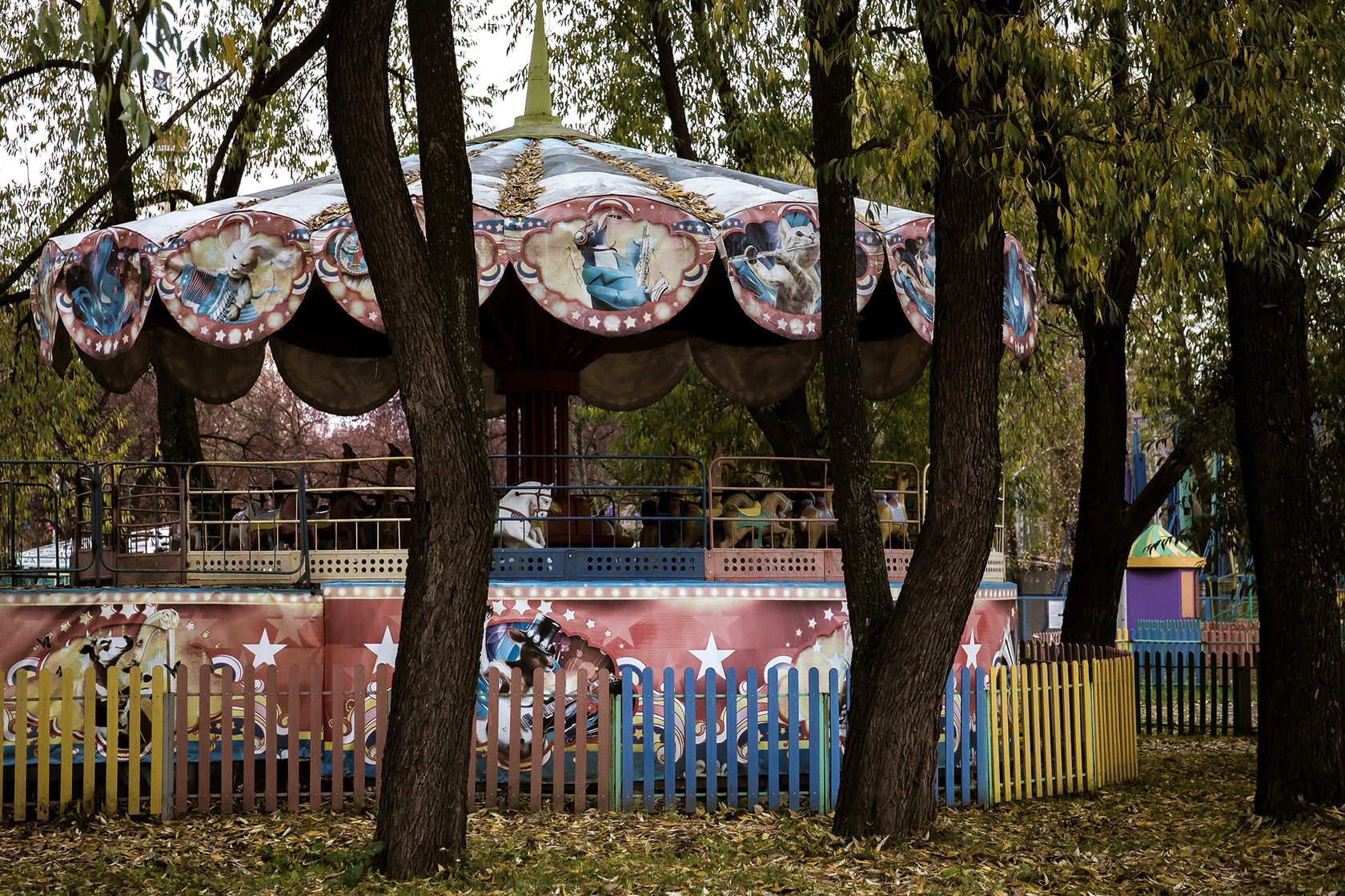 аттракционы в парке маяковского