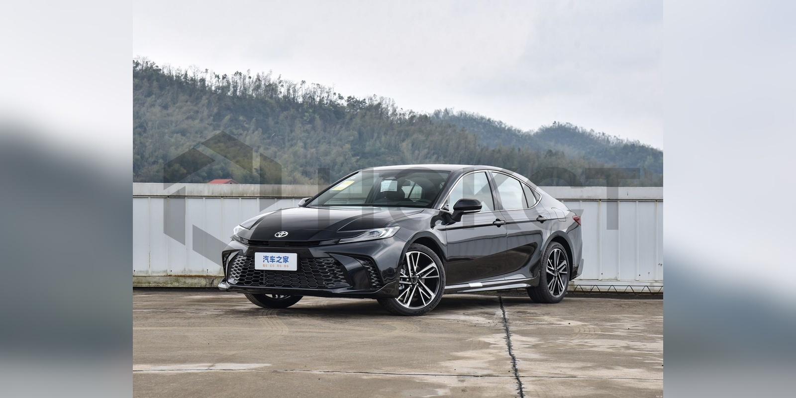 Фото Toyota Camry № 1