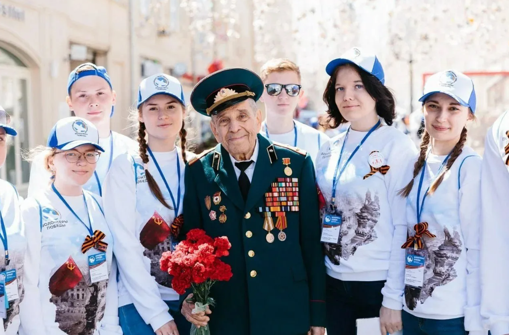 Молодые волонтёры участвуют в проекте по сохранению исторической памяти при поддержке Росмолодёжь.Гранты.