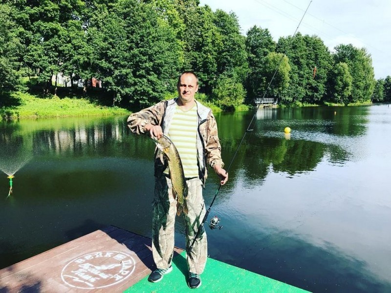 Нерест щуки в подмосковье. Подмосковная рыбалка. Ловля домов. Рыбалка на борисовских прудах 2020. Платная рыбалка с проживанием.