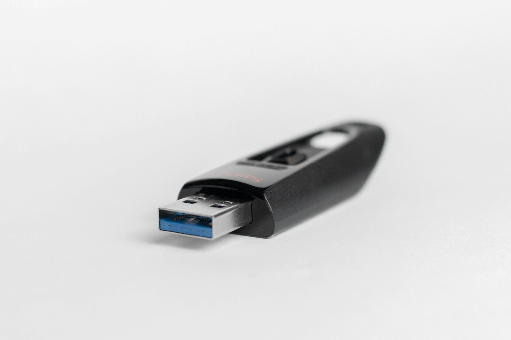 USB-флешка с нанесённым логотипом
